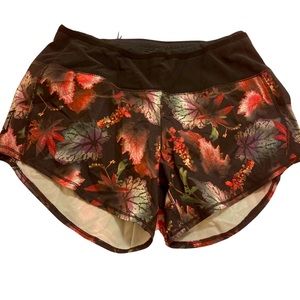 Oiselle Autumn Leaves Roga Pocket Shorts -size 2